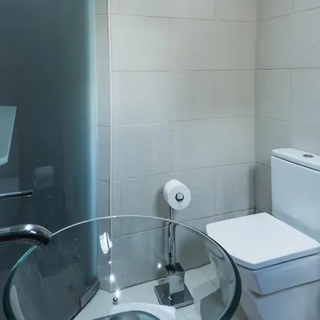 Πανσιόν Alameda Ac And Smart Tv Room Swarovski *
